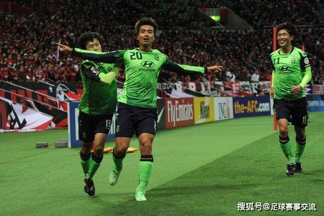 羽毛球亚锦赛：石宇奇男单登顶 国羽两冠两亚收官