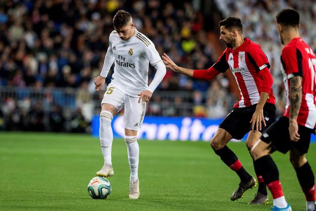 高诗岩14+13山东胜青岛 崔永熙19分广州胜四川